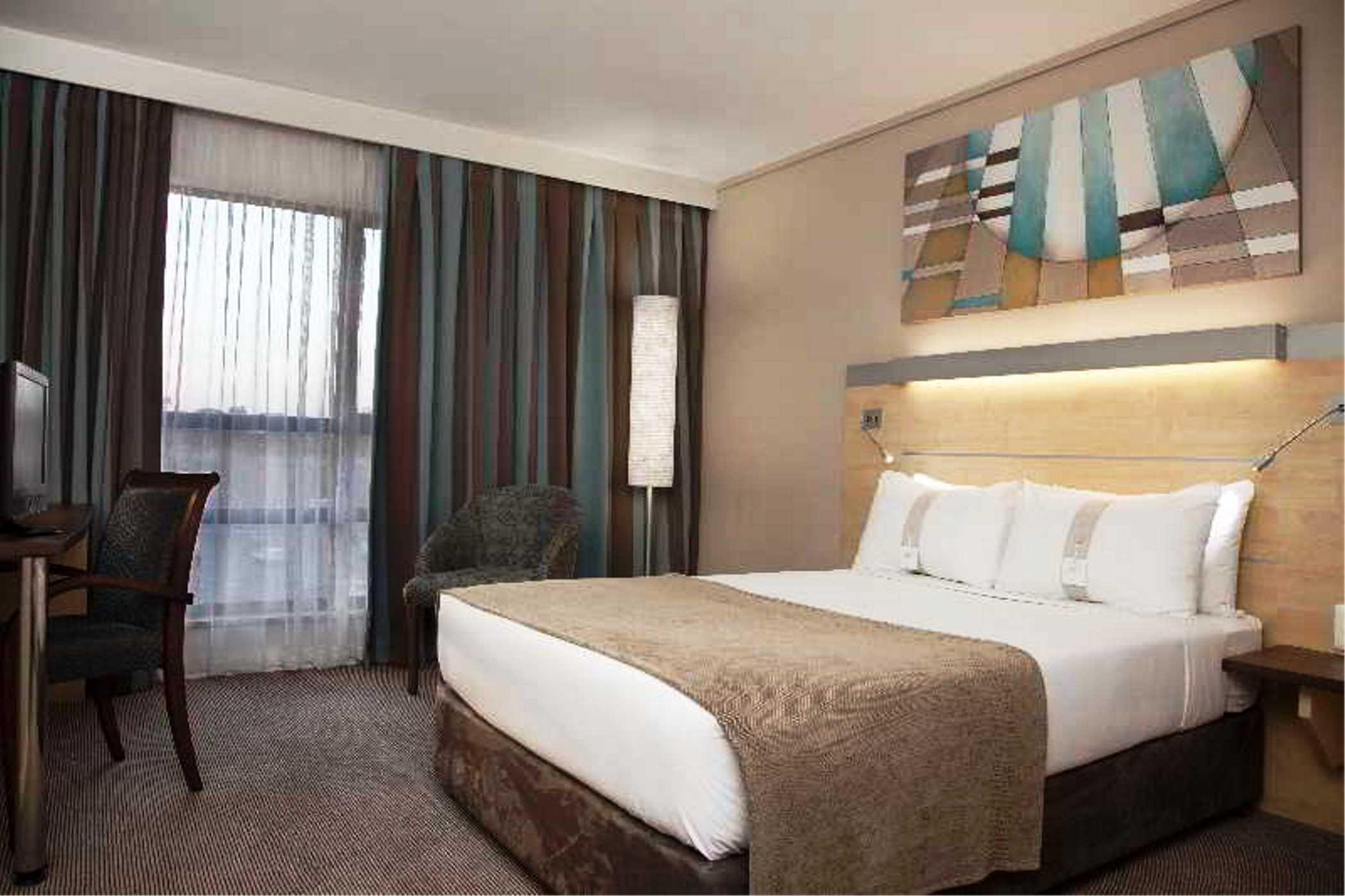 Hotel Express Centre By Ihg 3*