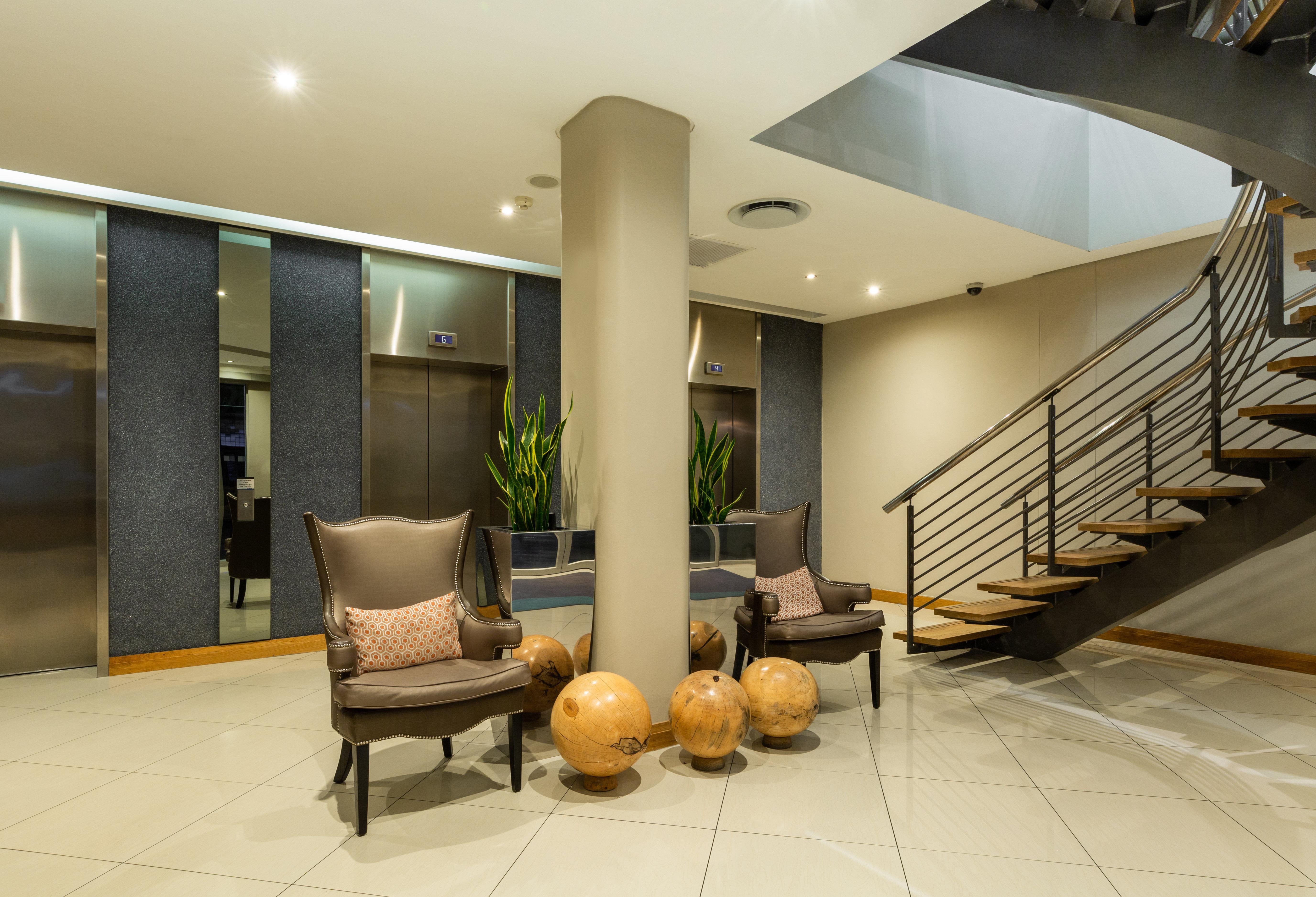 Hotel Express Centre By Ihg 3*