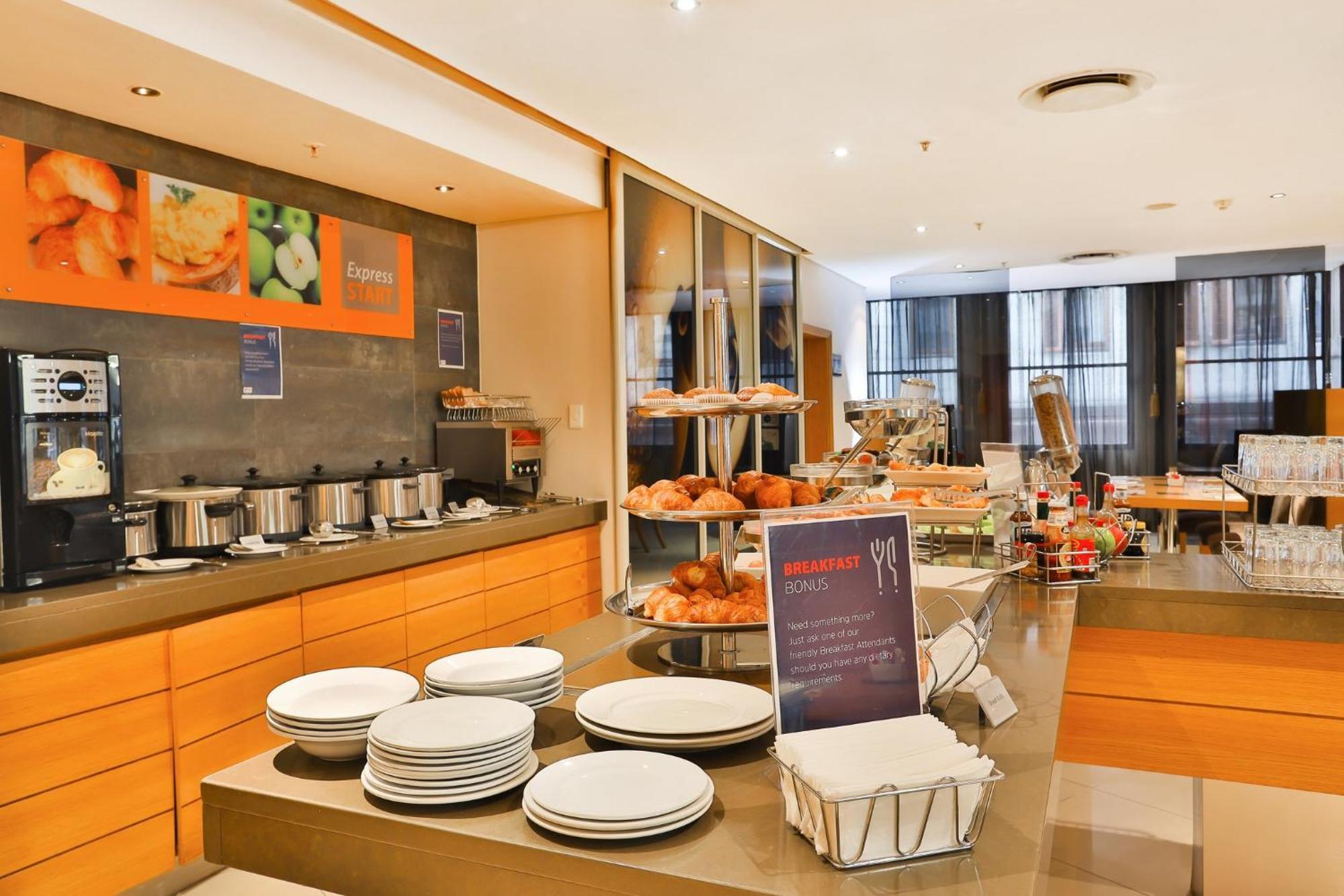 Express Centre By Ihg 3*
